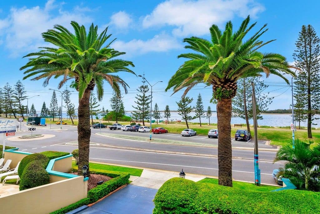 484 Marine Parade, Biggera Waters QLD 4216, Biggera Waters - Thumbnail 3