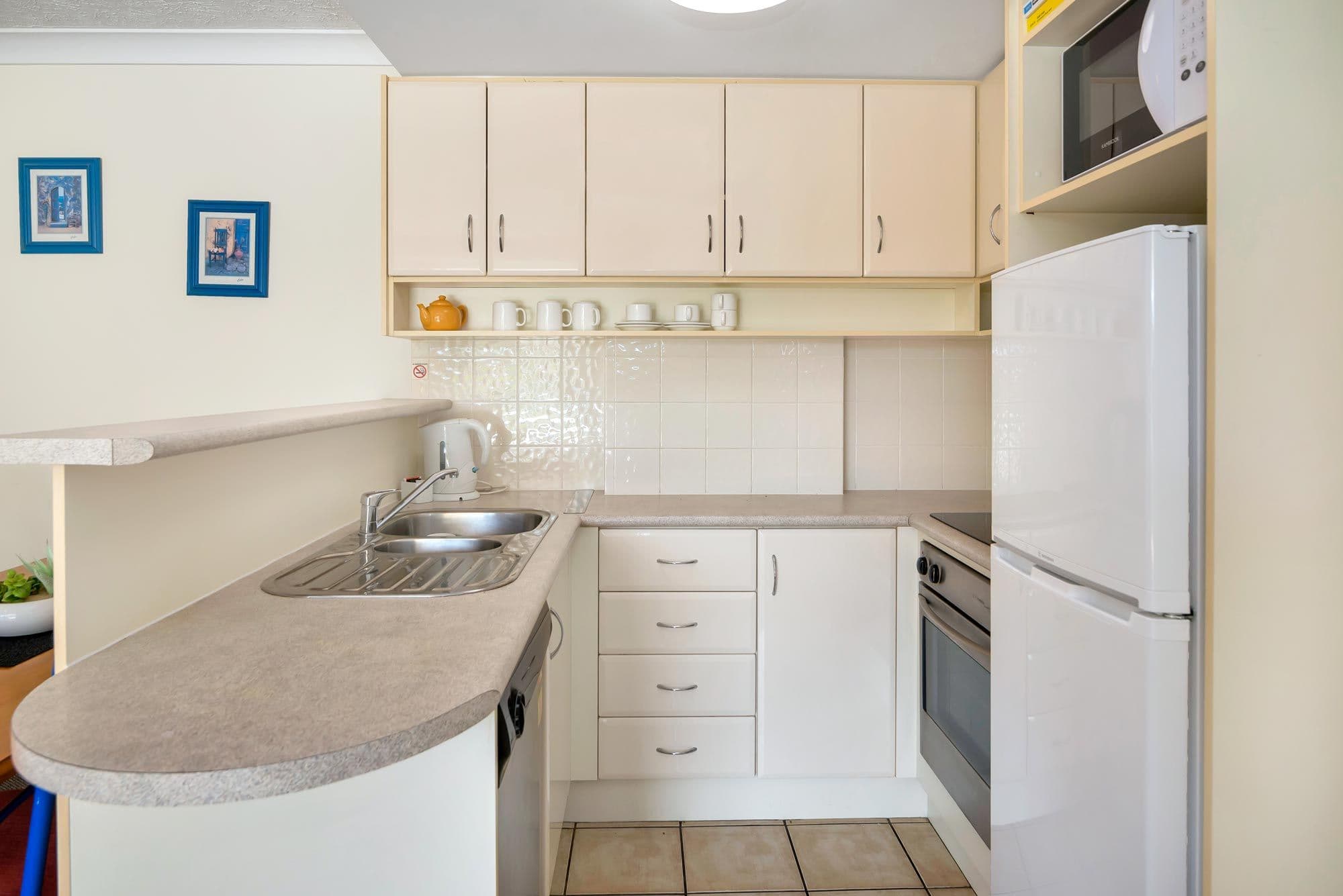 484 Marine Parade, Biggera Waters QLD 4216, Biggera Waters - Thumbnail 8