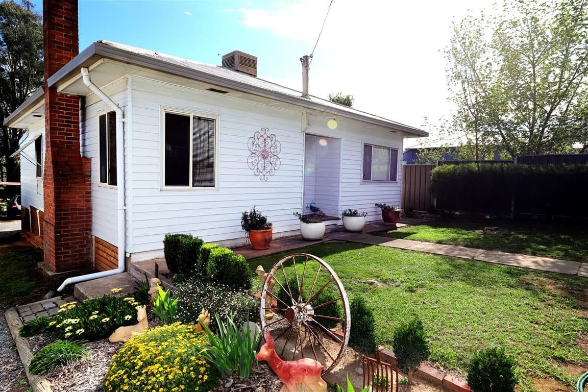 79 Clarke Street, Tumut NSW 2720, Tumut - Thumbnail 2