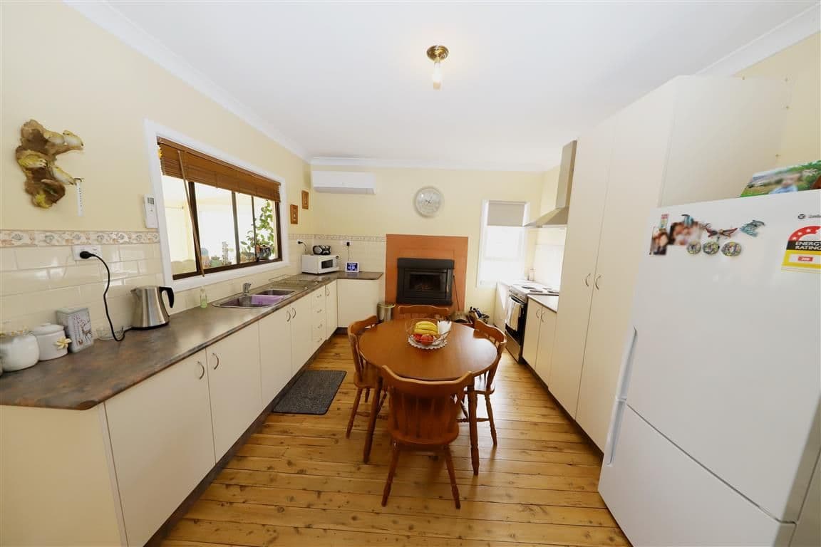 79 Clarke Street, Tumut NSW 2720, Tumut - Thumbnail 4