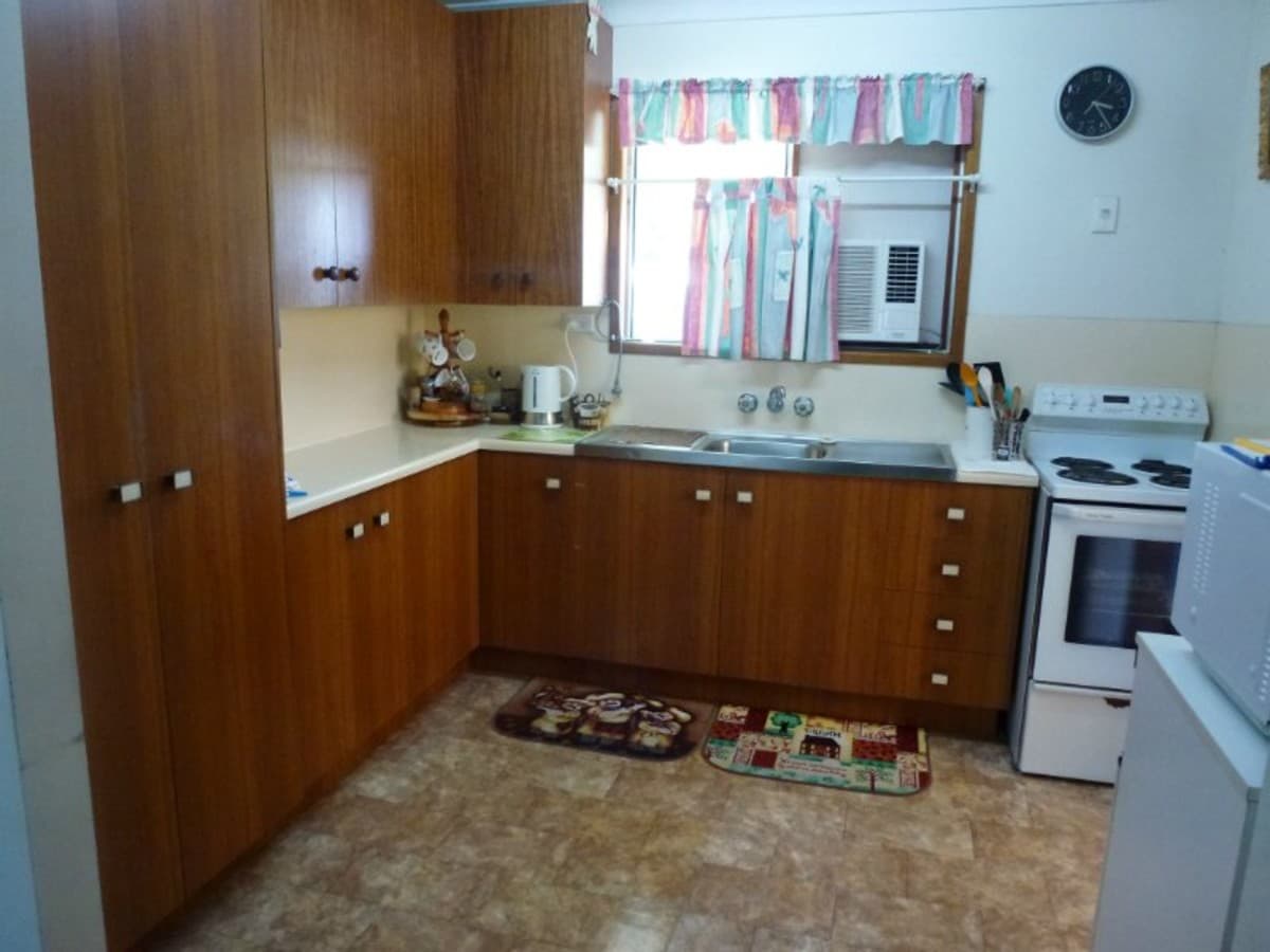 8 Ottaway Street, NORMAN GARDENS QLD, Norman Gardens - Thumbnail 2