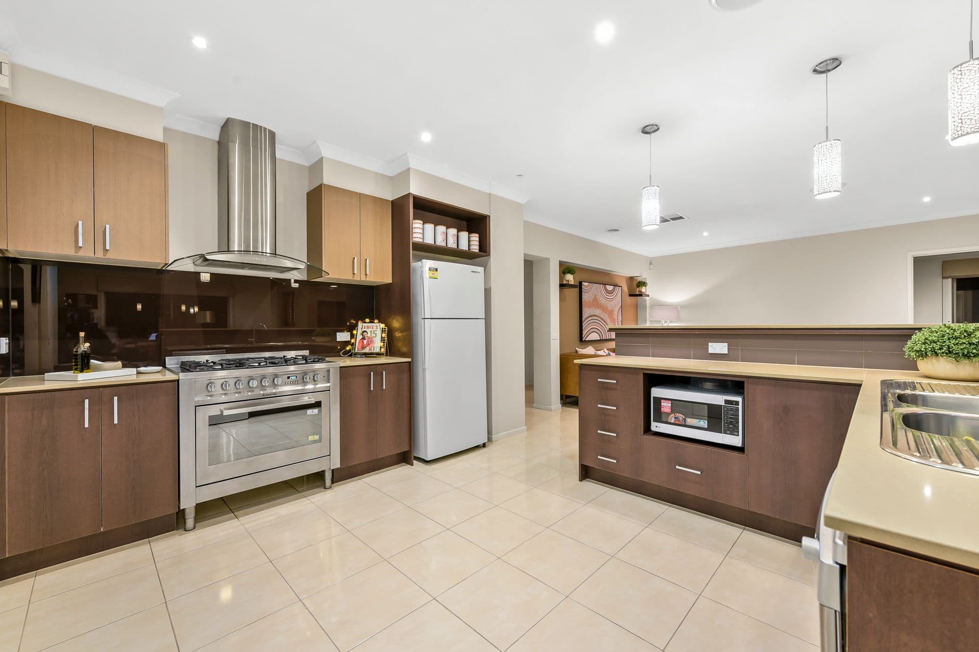 6 Luscombe Court, Berwick VIC 3806, Berwick - Thumbnail 7