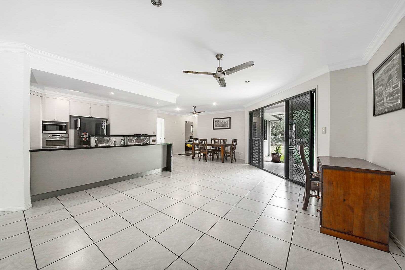 10 Shadowbrook Place, Yeppoon QLD 4703, Yeppoon - Thumbnail 2