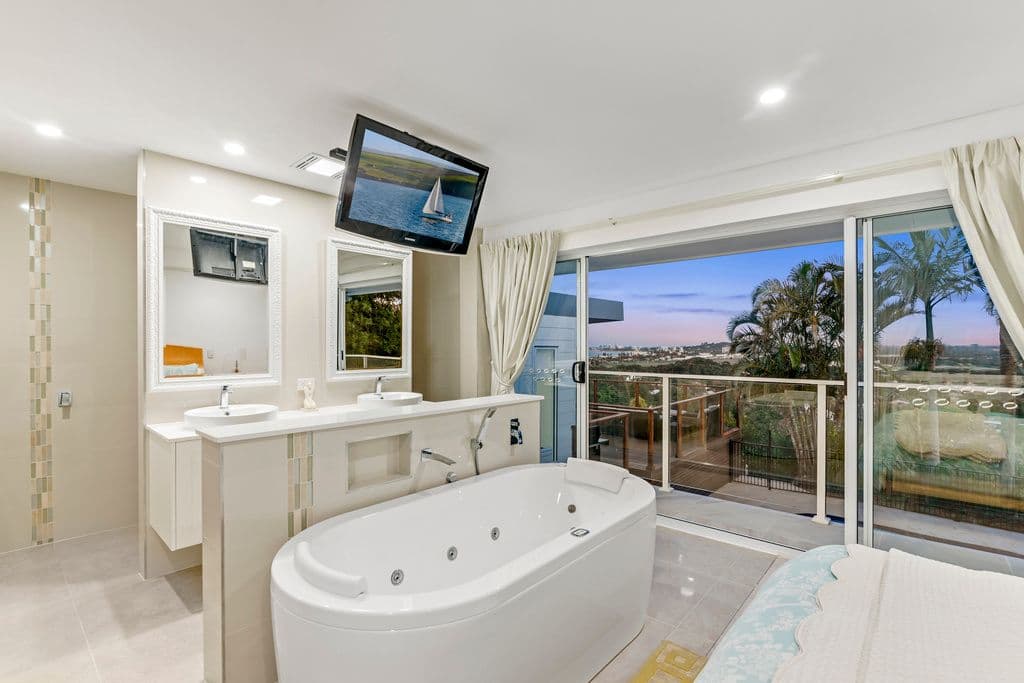 16 Bob Barnard Drive, Tugun QLD 4224, Tugun - Thumbnail 6