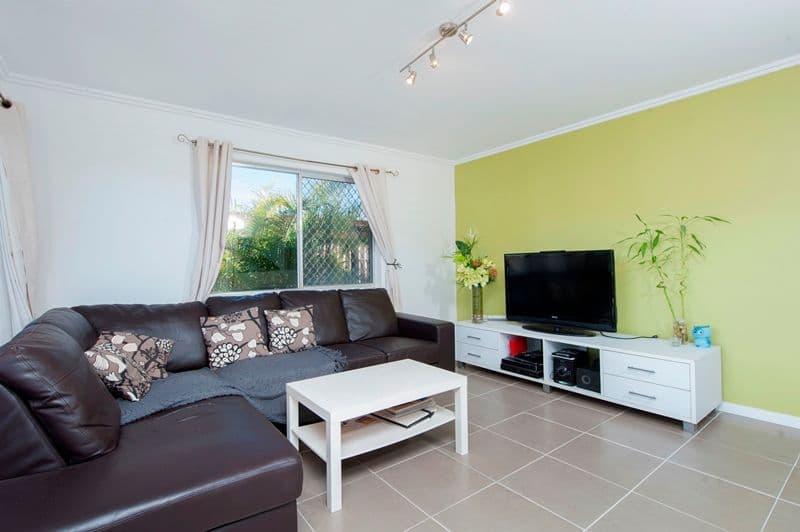 12 Goorawin Street, RUNAWAY BAY QLD 4216, Runaway Bay - Thumbnail 4