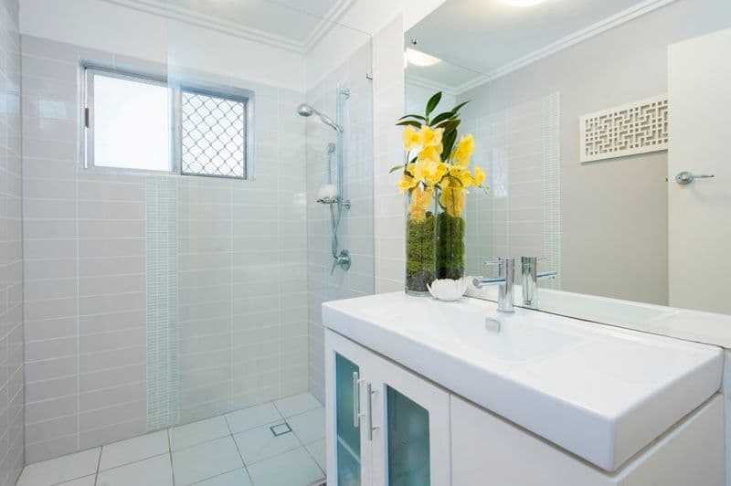 12 Goorawin Street, RUNAWAY BAY QLD 4216, Runaway Bay - Thumbnail 8