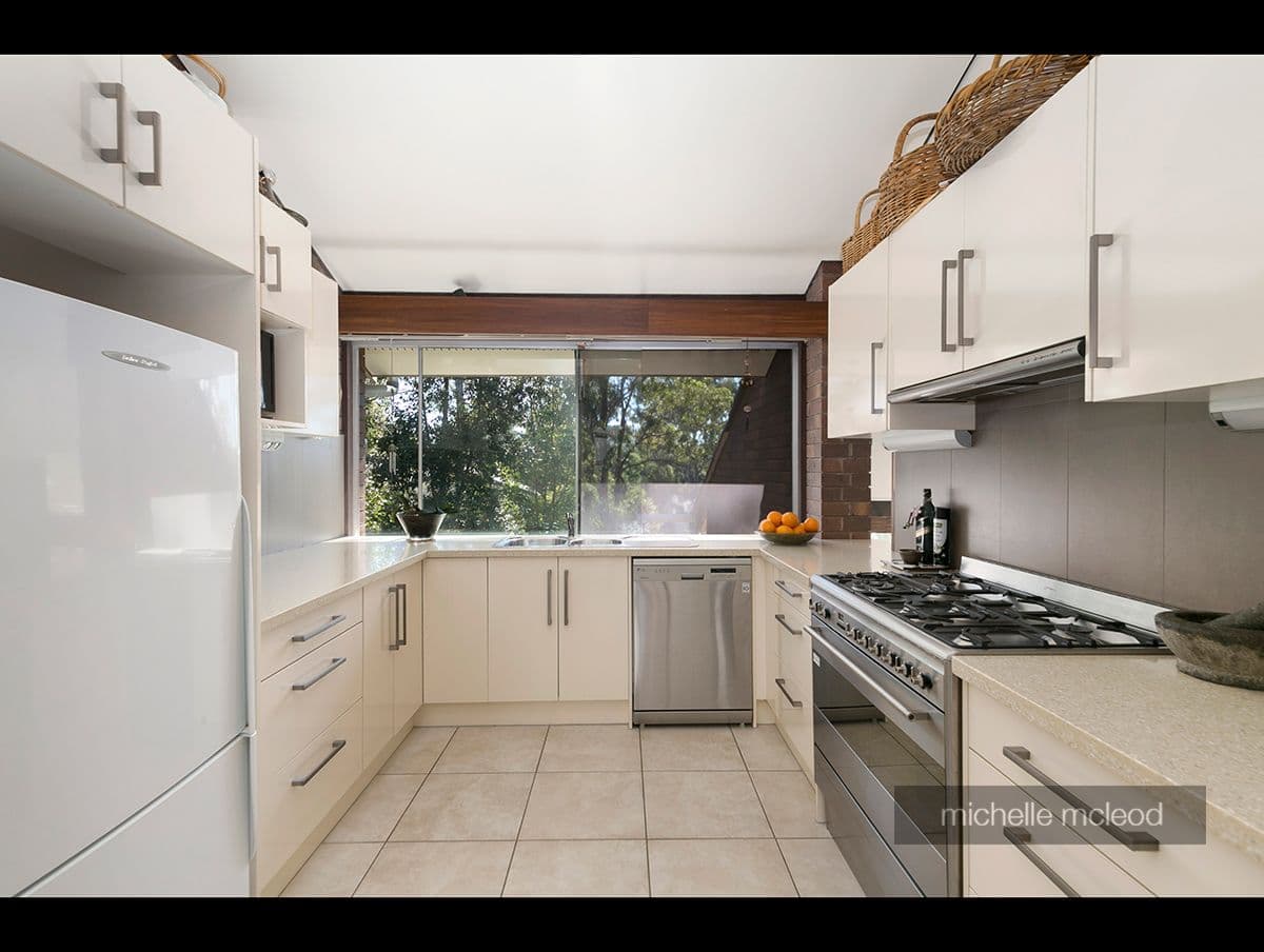 102 Kersley Road, Kenmore QLD 4069, Kenmore - Thumbnail 4