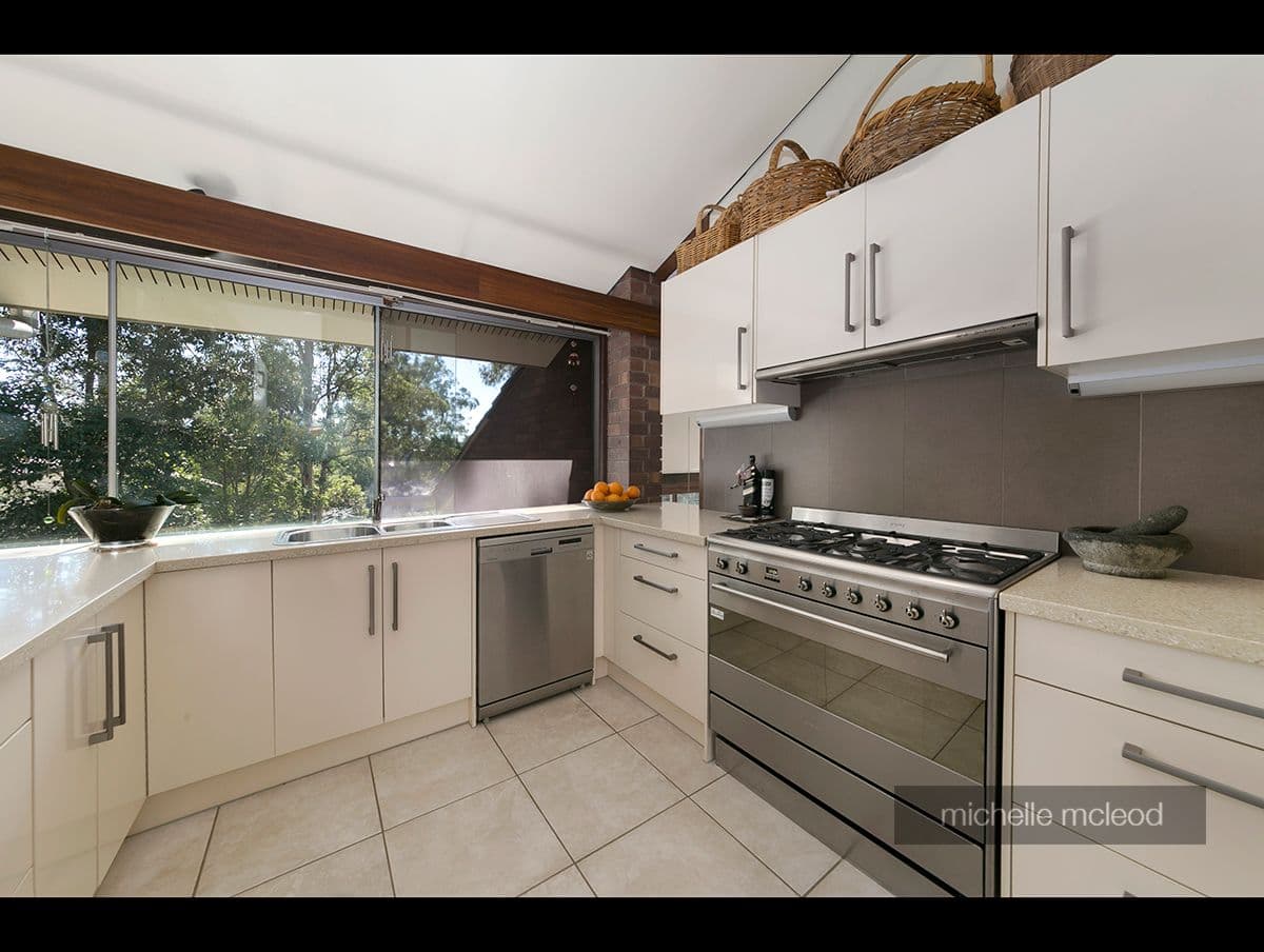 102 Kersley Road, Kenmore QLD 4069, Kenmore - Thumbnail 5