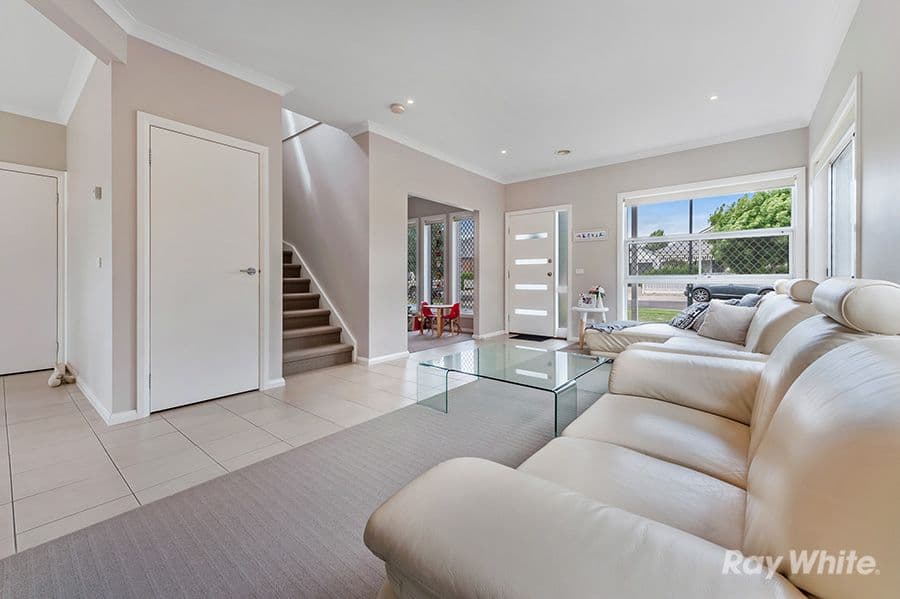 29 Mount Way, Caroline Springs VIC 3023, Caroline Springs - Thumbnail 3