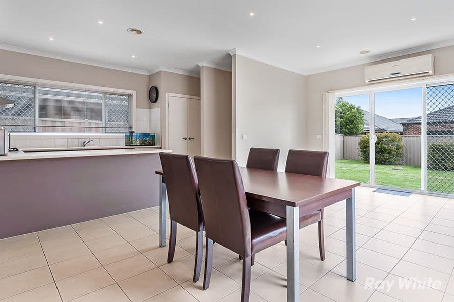 29 Mount Way, Caroline Springs VIC 3023, Caroline Springs - Thumbnail 4