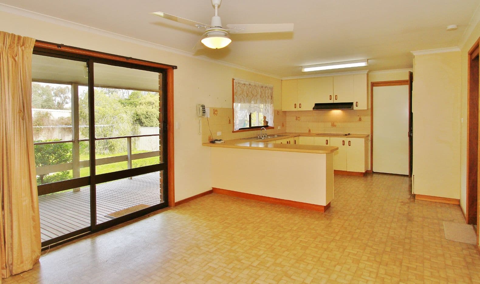 13 Shakespere Street, Heathcote VIC 3523, Heathcote - Thumbnail 3