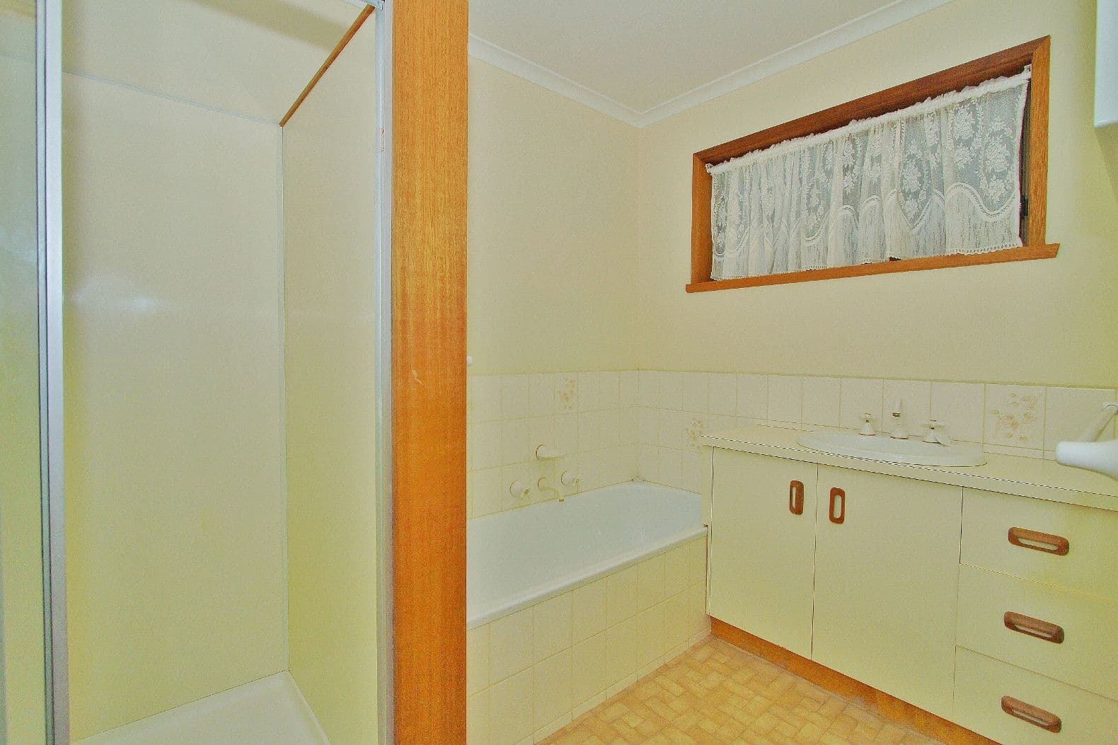 13 Shakespere Street, Heathcote VIC 3523, Heathcote - Thumbnail 8