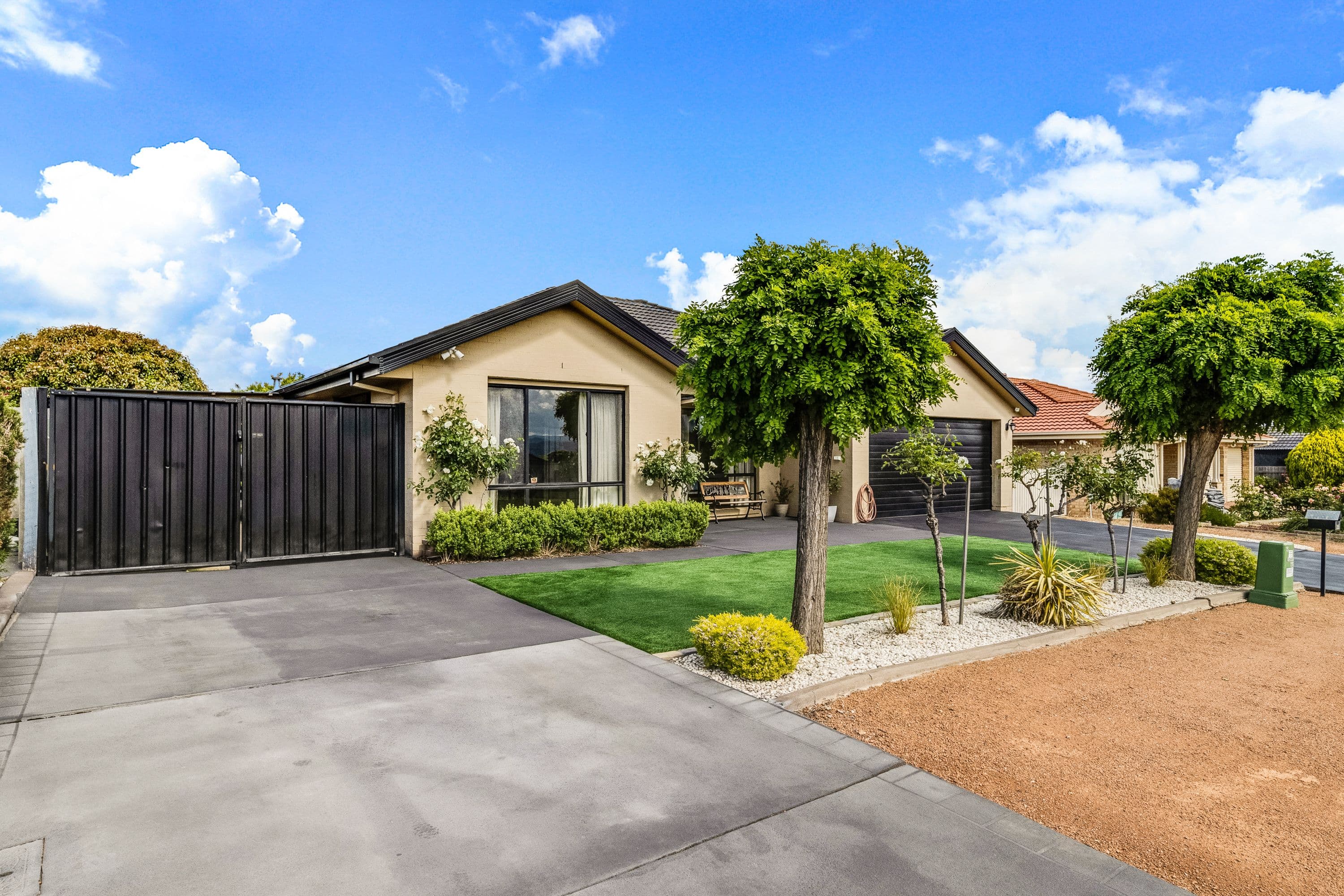 25 Simonetti Street, Dunlop ACT 2615, Dunlop - Thumbnail 2