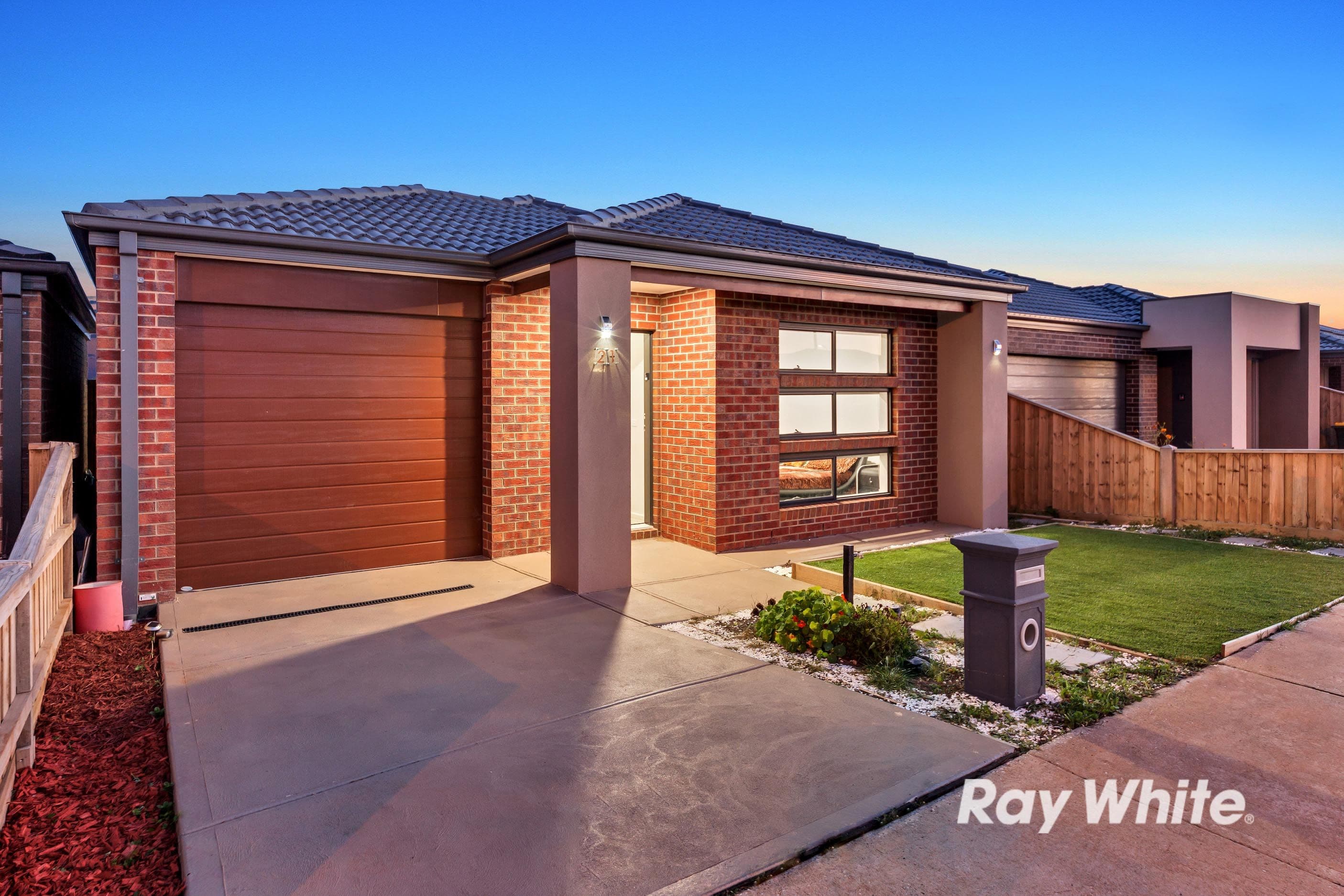 21 Obsidian Avenue, Tarneit VIC 3029, Tarneit - Thumbnail 3