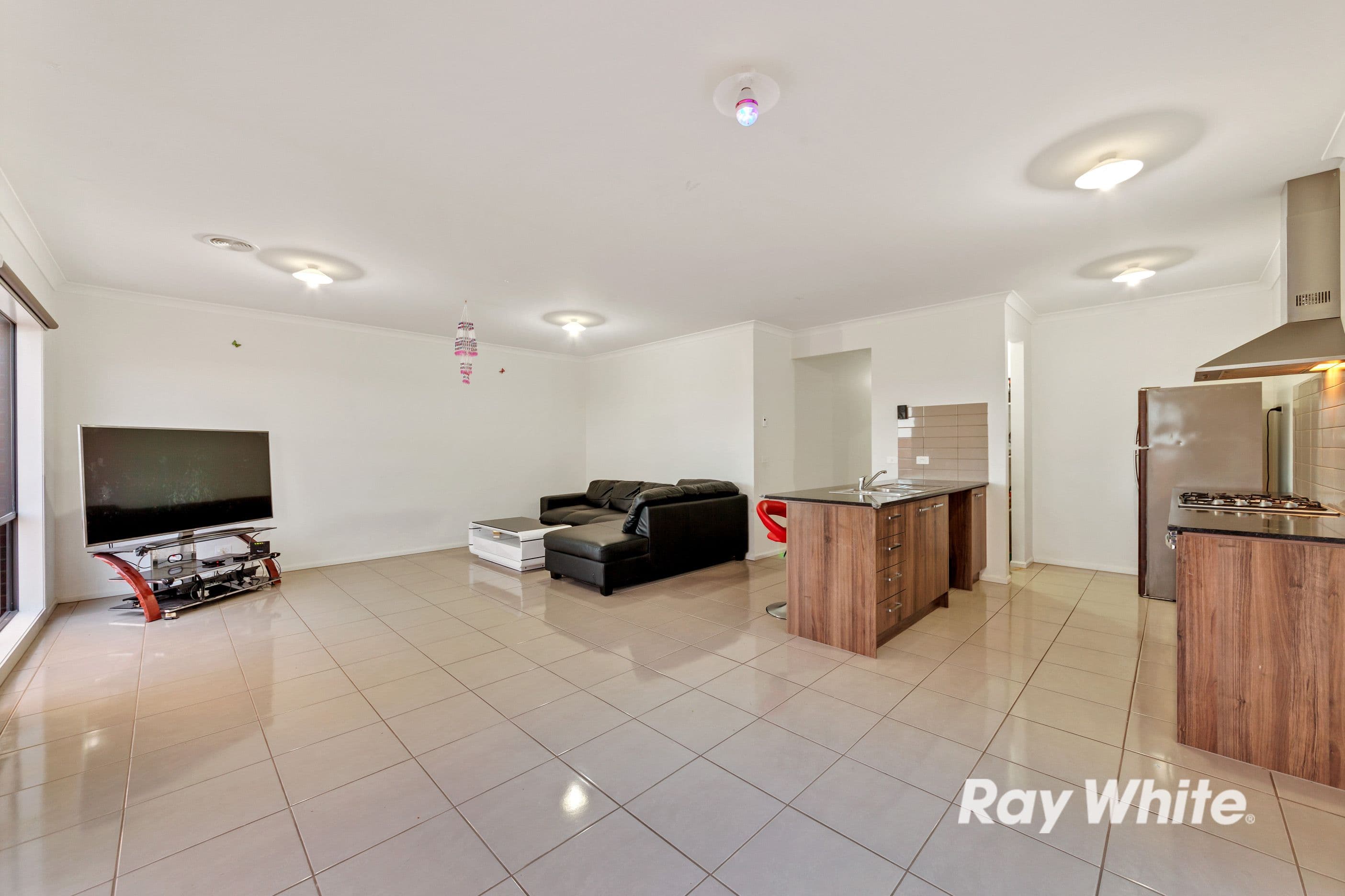 21 Obsidian Avenue, Tarneit VIC 3029, Tarneit - Thumbnail 5