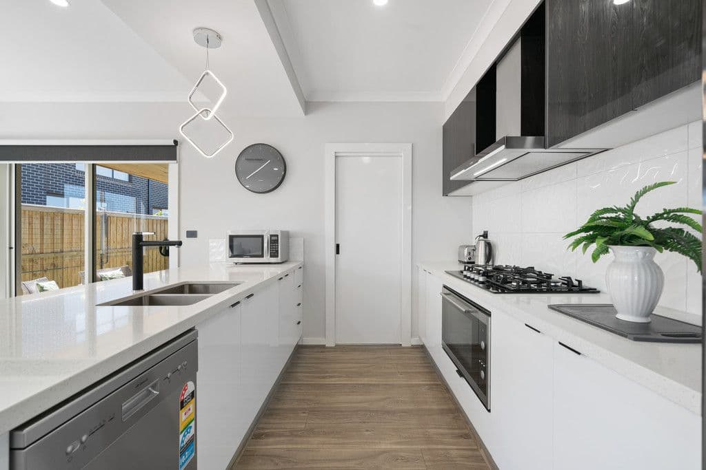 1 Ainsley Road, THORNHILL PARK VIC 3335, Thornhill Park - Thumbnail 3