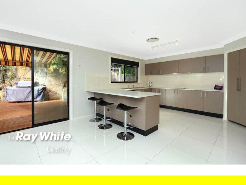 15 Robyn Street, PEAKHURST HEIGHTS NSW 2210, Peakhurst Heights - Thumbnail 2