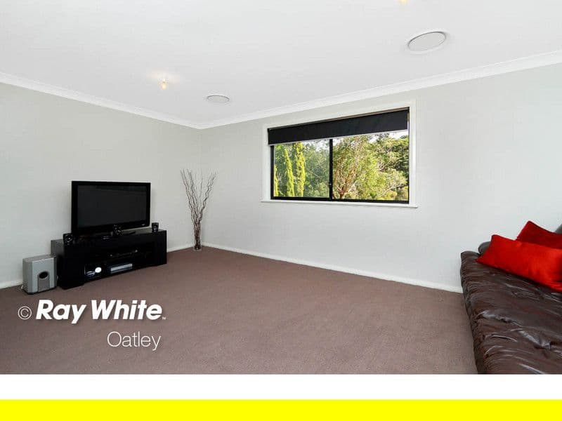15 Robyn Street, PEAKHURST HEIGHTS NSW 2210, Peakhurst Heights - Thumbnail 3