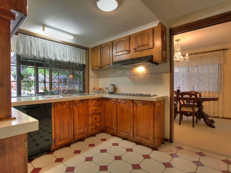 16 Knightsbridge Crescent, ROCHEDALE SOUTH QLD 4123, Rochedale South - Thumbnail 5