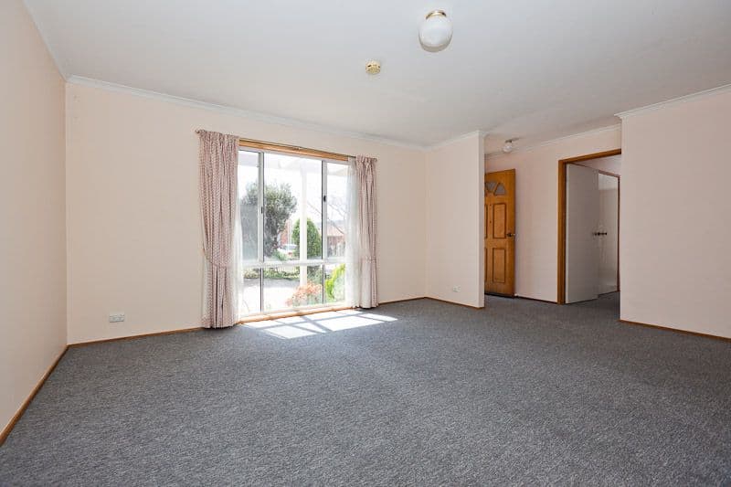 4 McKivat Close, GORDON ACT 2906, Gordon - Thumbnail 4