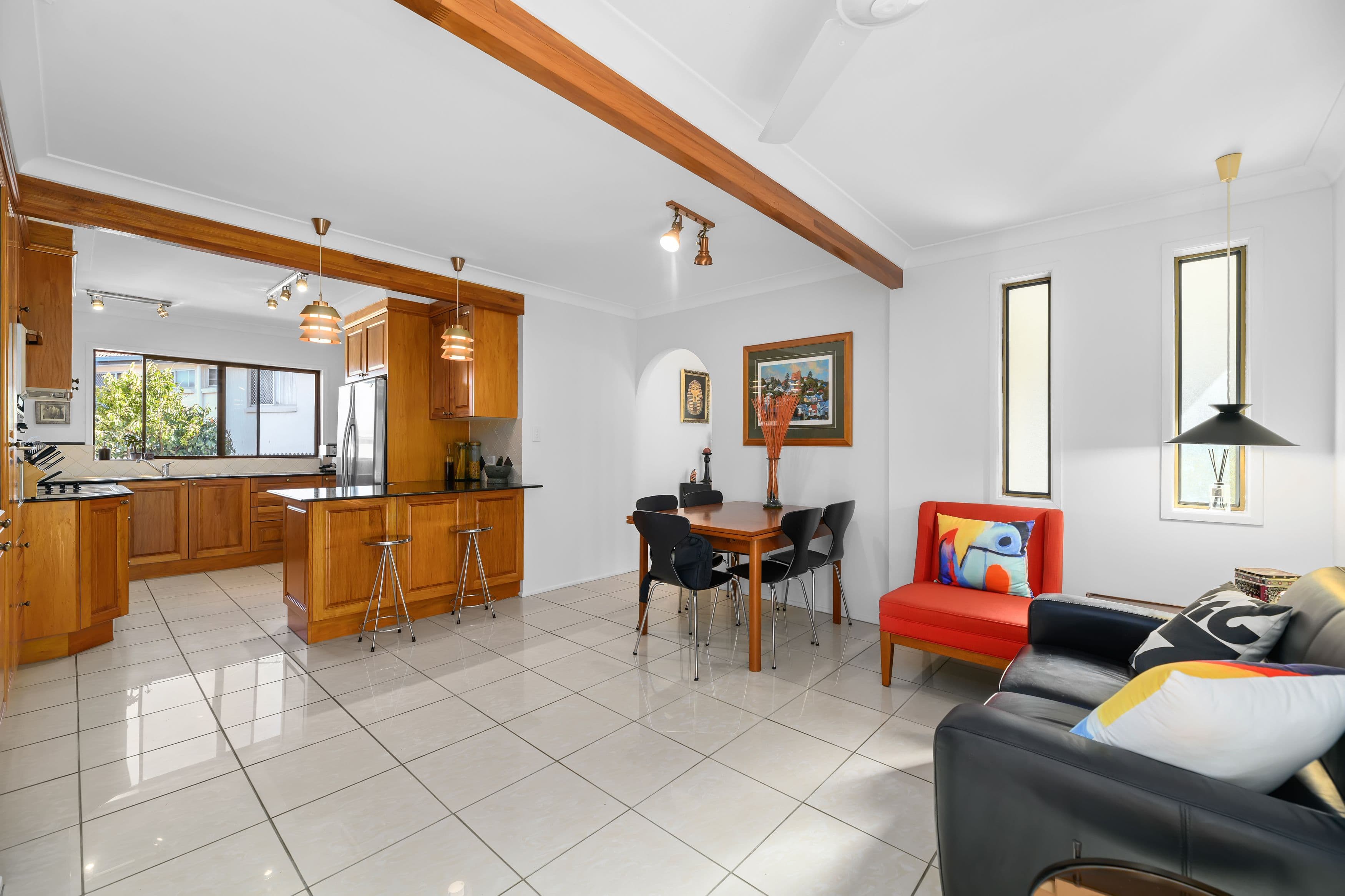 1 Larwood Street, Upper Mount Gravatt QLD 4122, Upper Mount Gravatt - Thumbnail 2