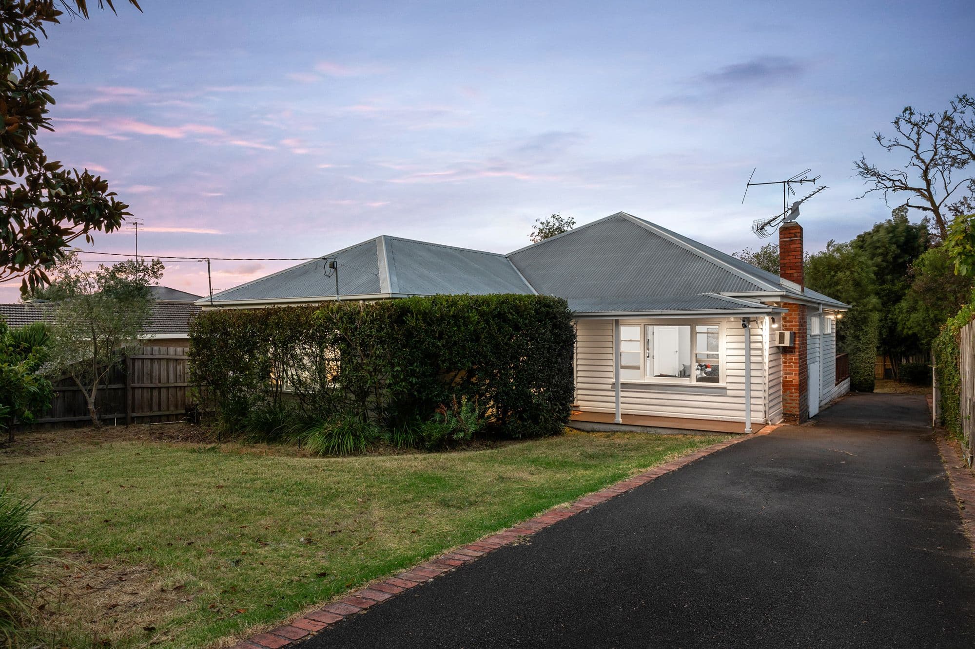 21 Bronte Avenue, Burwood VIC 3125, Burwood - Image 1