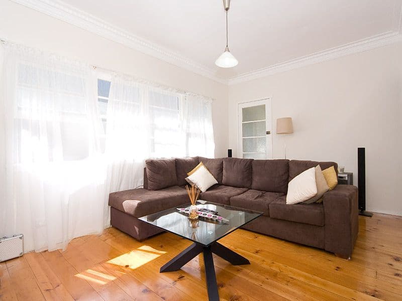10 Warril Street, WAVELL HEIGHTS QLD 4012, Wavell Heights - Thumbnail 2
