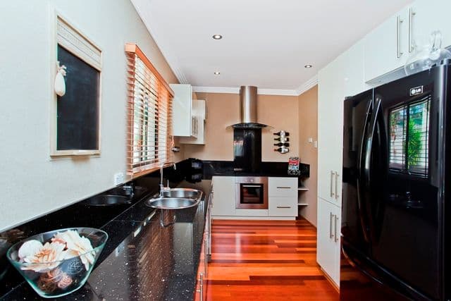3 Patura Drive, ASHMORE QLD 4214, Ashmore - Thumbnail 4
