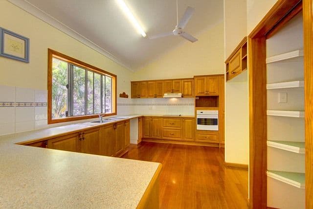 2 Sandalwood Court, MOUNT LOUISA QLD 4814, Mount Louisa - Thumbnail 4