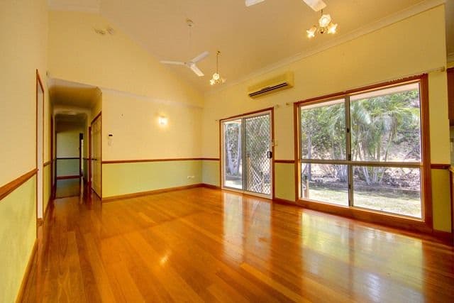 2 Sandalwood Court, MOUNT LOUISA QLD 4814, Mount Louisa - Thumbnail 5