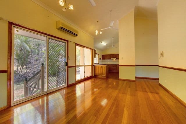 2 Sandalwood Court, MOUNT LOUISA QLD 4814, Mount Louisa - Thumbnail 6