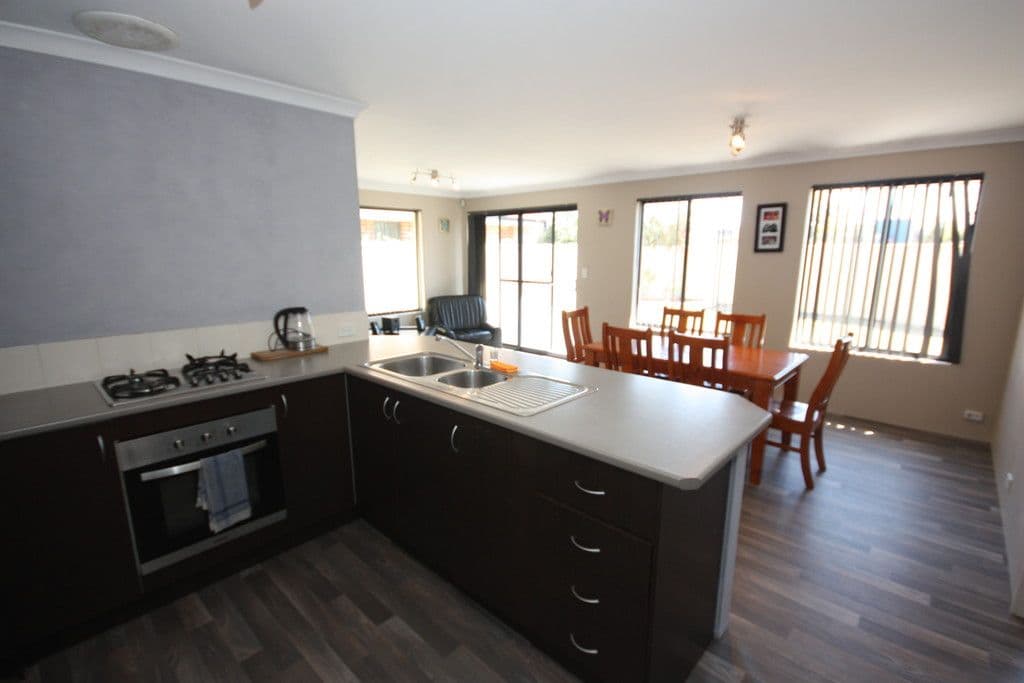 72 Bethwyn Circle, Madeley WA 6065, Madeley - Thumbnail 8