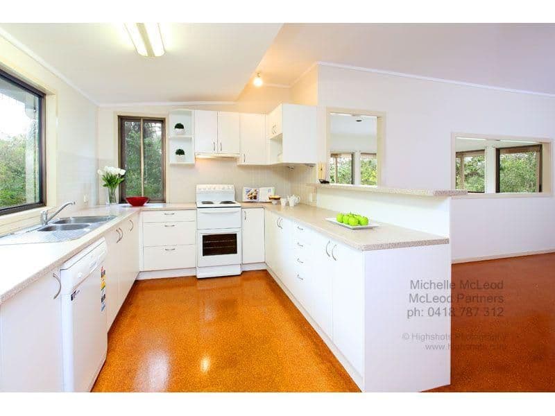 10 Vanimo Street, CHAPEL HILL QLD 4069, Chapel Hill - Thumbnail 2