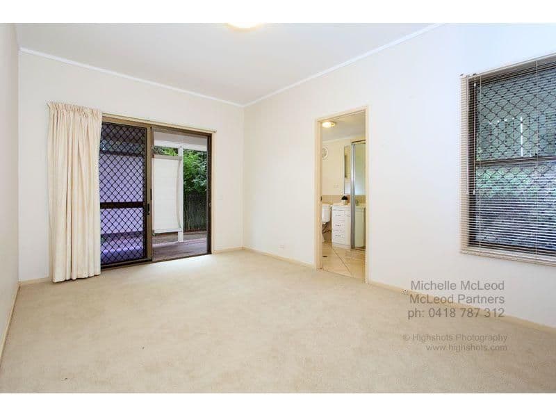 10 Vanimo Street, CHAPEL HILL QLD 4069, Chapel Hill - Thumbnail 5