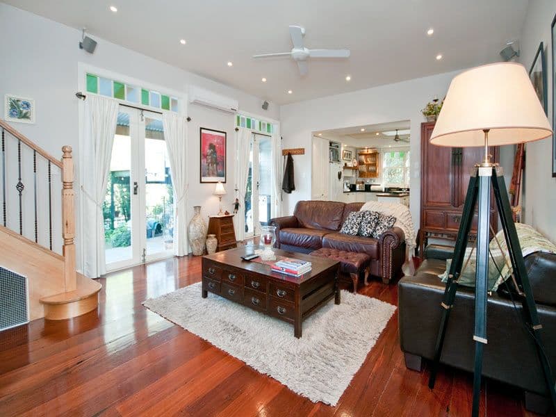 42 Whitehorse Road, BLACKBURN VIC 3130, Blackburn - Thumbnail 3