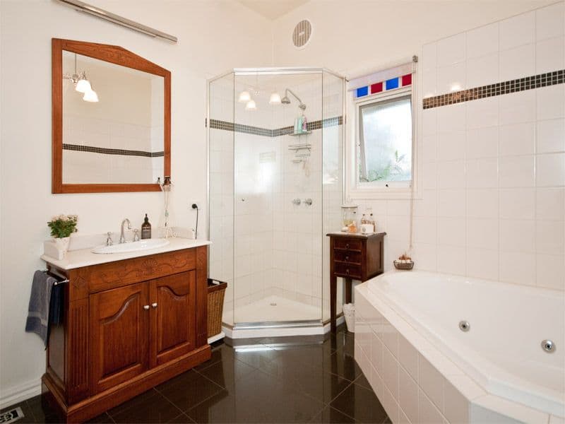 42 Whitehorse Road, BLACKBURN VIC 3130, Blackburn - Thumbnail 5