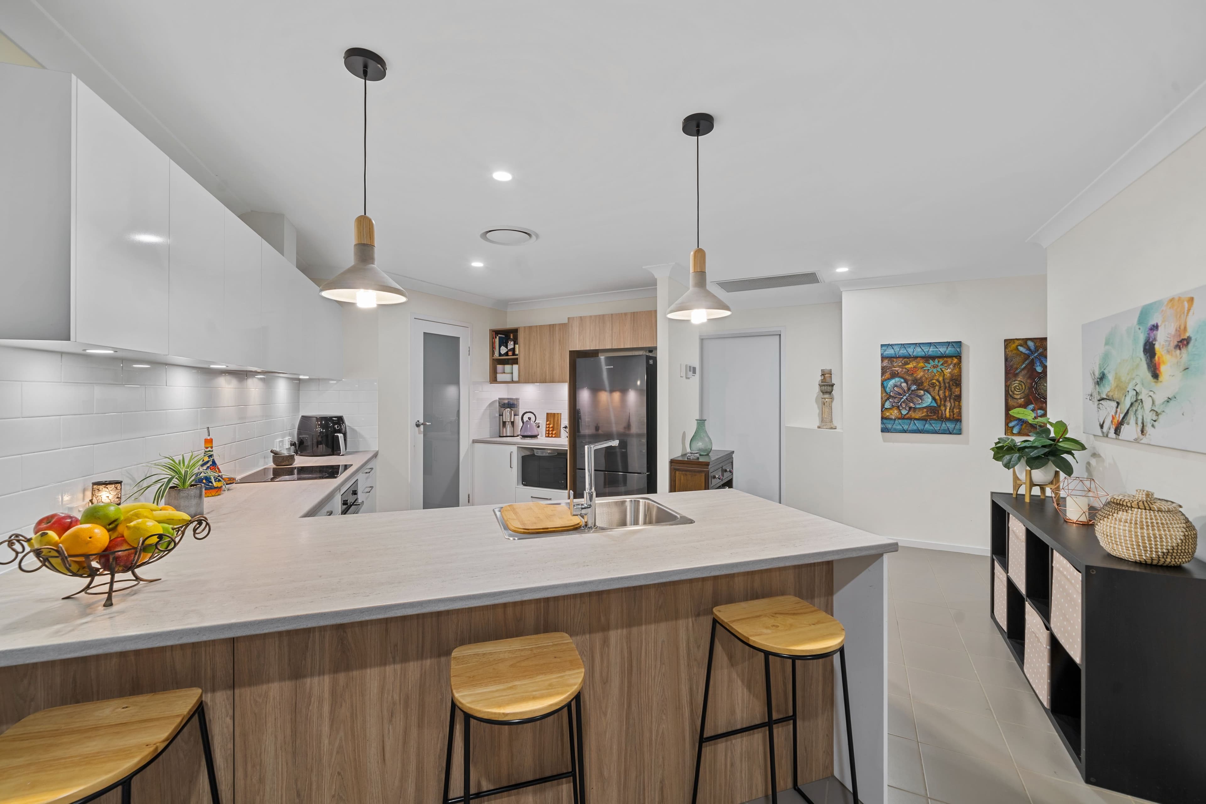 16 Francis Road, Shailer Park QLD 4128, Shailer Park - Thumbnail 2