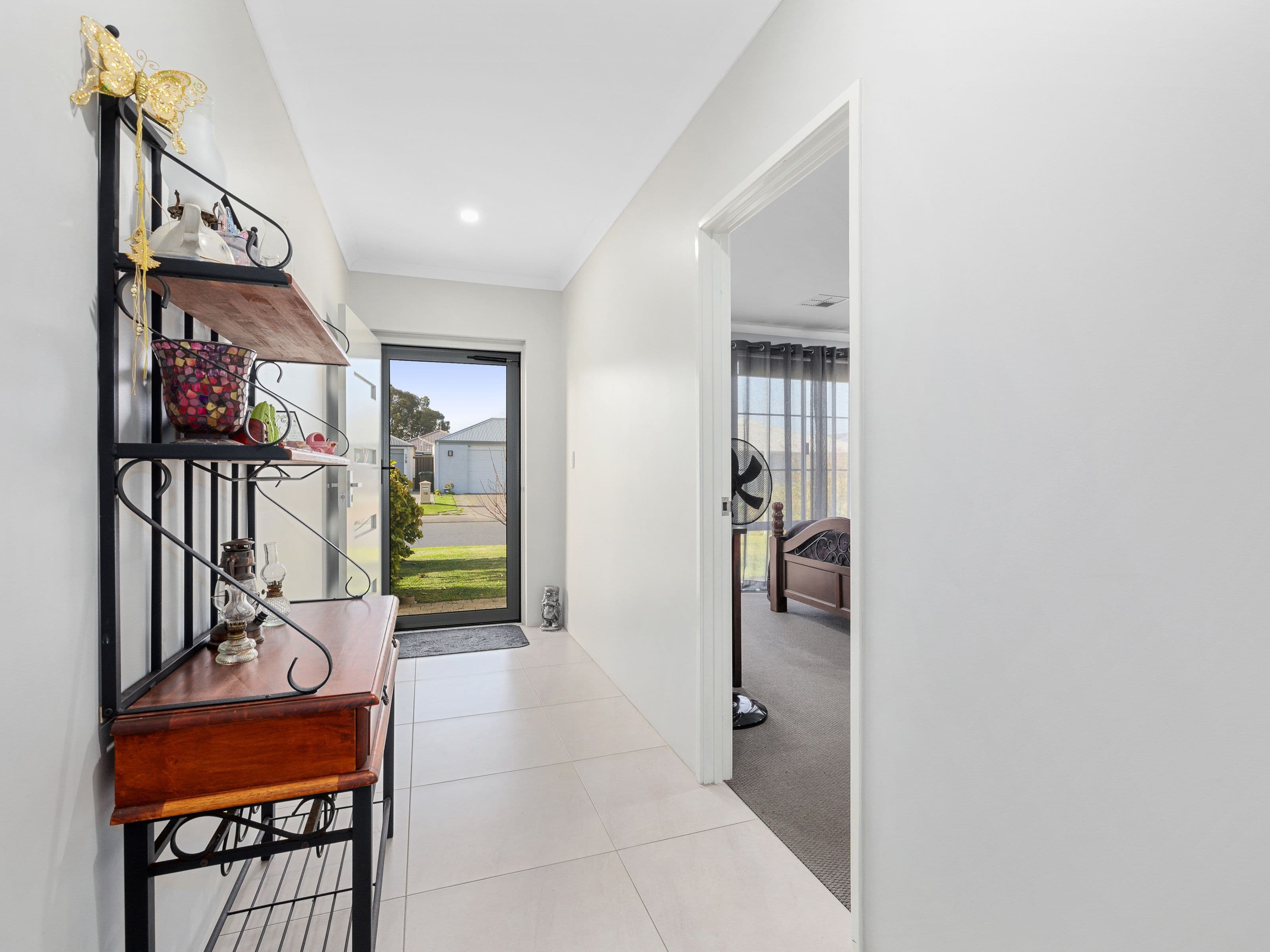 24 Lomond Way, Seville Grove WA 6112, Seville Grove - Thumbnail 2