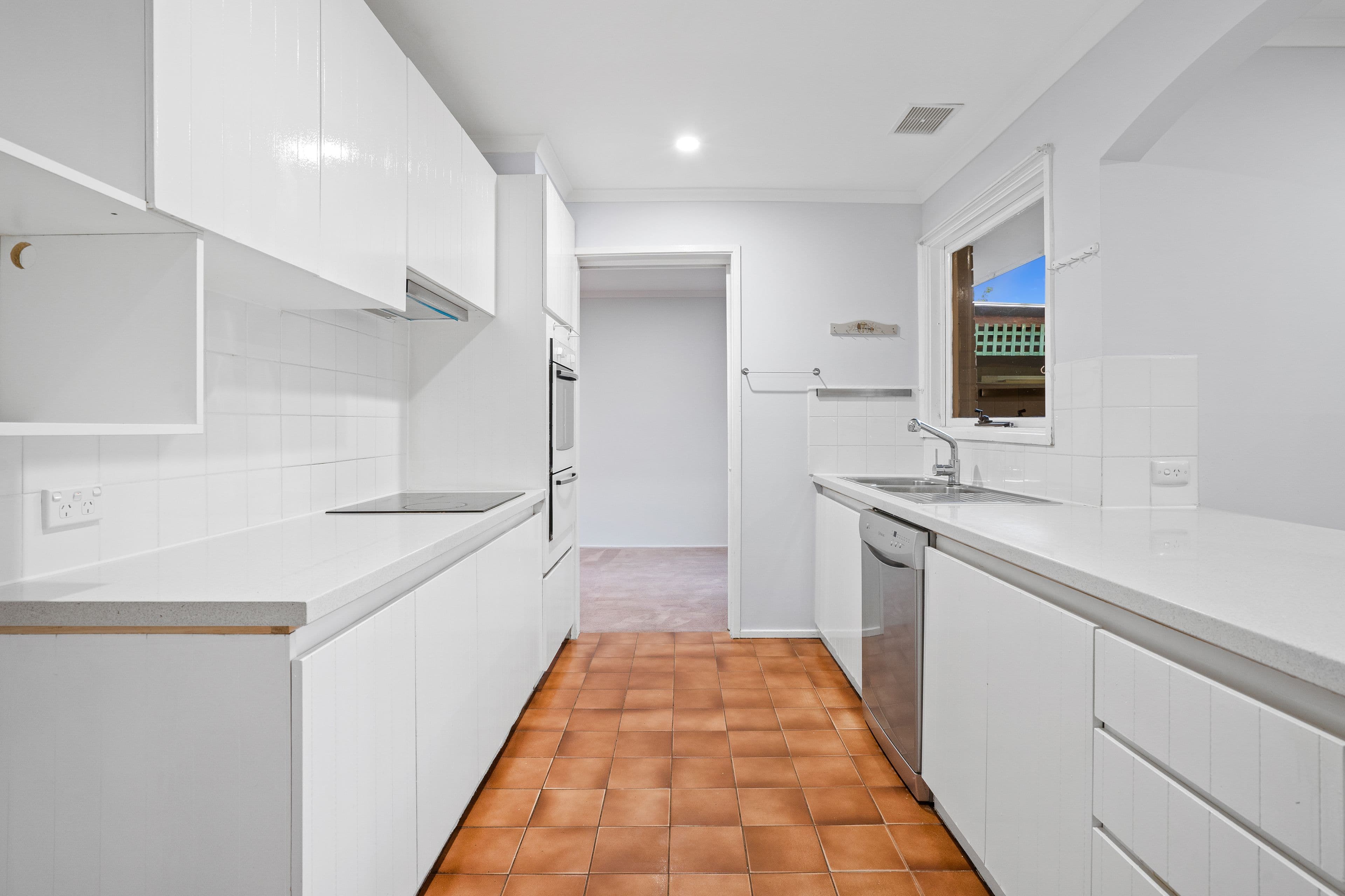 Unit 2/33 Kurrajong Drive, Altona Meadows - Thumbnail 5