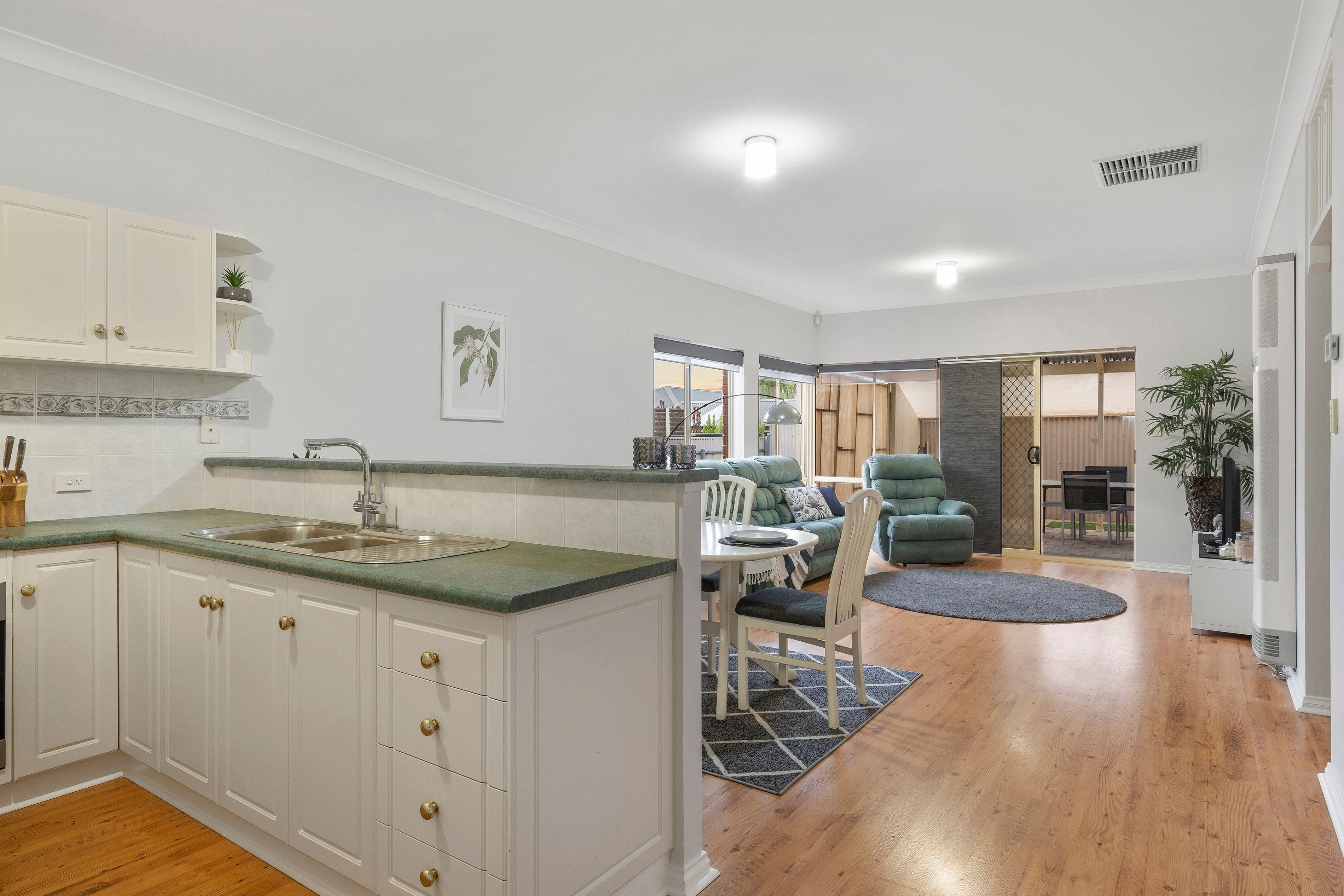 16 Featherstone Circuit, Greenwith SA 5125, Greenwith - Thumbnail 2