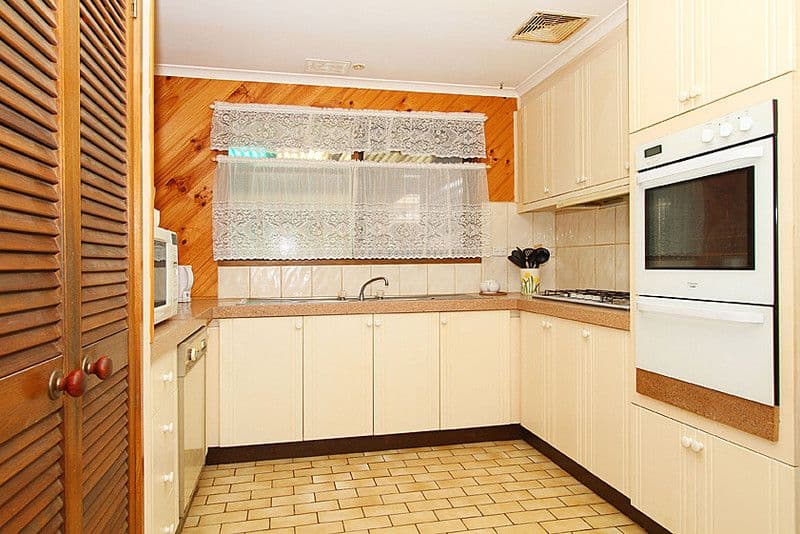 11 Fraser Close, MILL PARK VIC 3082, Mill Park - Thumbnail 2