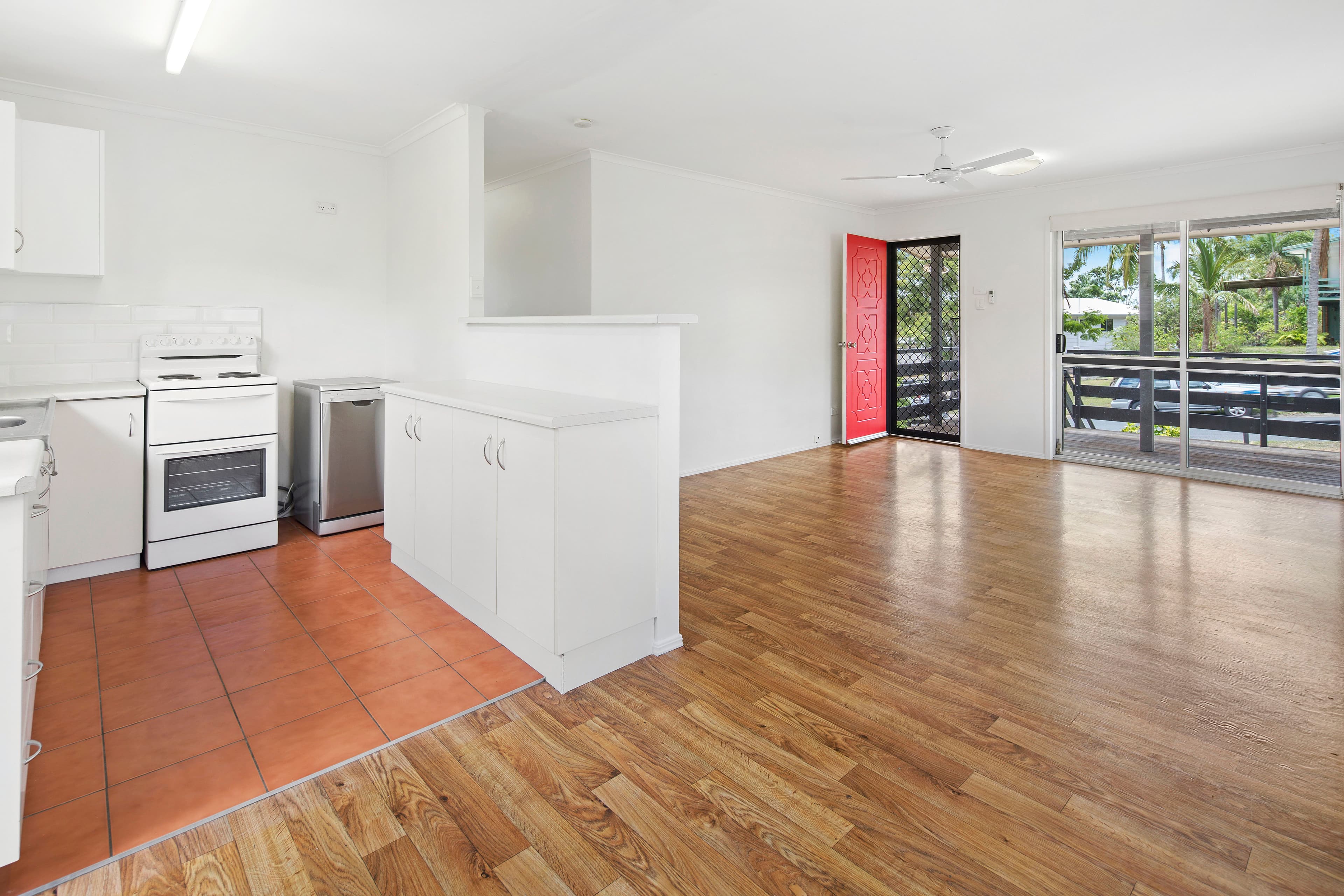 51 Manooka Drive, Cannonvale QLD 4802, Cannonvale - Thumbnail 3