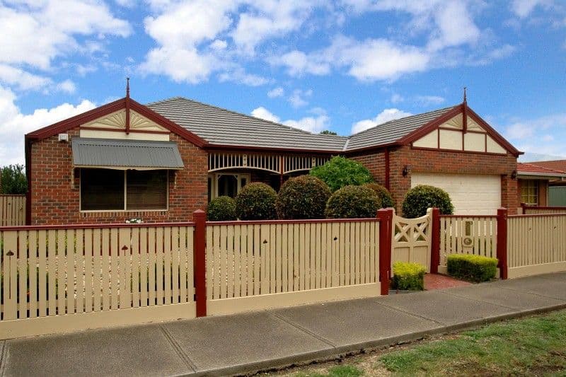 3 Prince Albert Crescent, TAYLORS LAKES VIC 3038, Taylors Lakes - Thumbnail 2