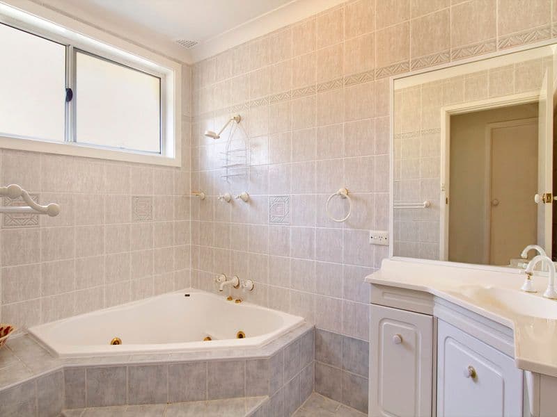 5 Siandra Drive, KAREELA NSW 2232, Kareela - Thumbnail 5