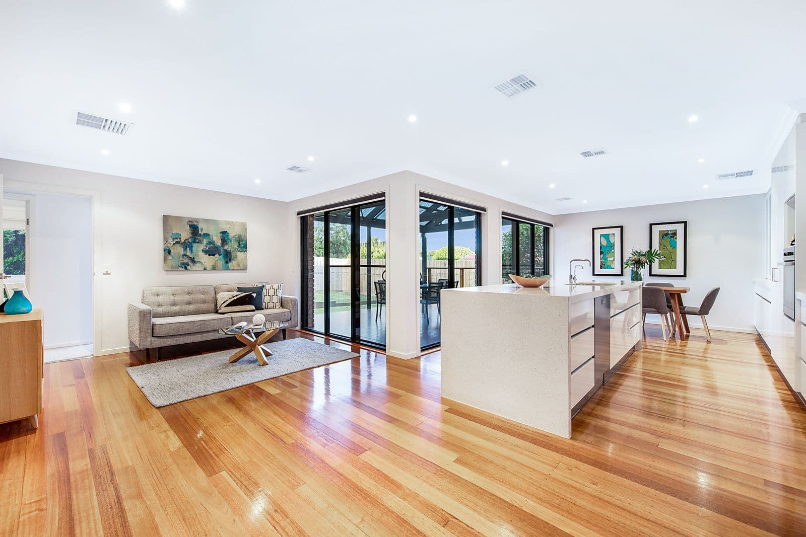 3 Ealing Court, Glen Waverley VIC 3150, Glen Waverley - Thumbnail 4