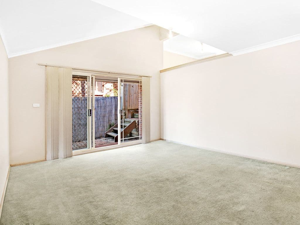 8 Rudd Close, Casula NSW 2170, Casula - Thumbnail 4