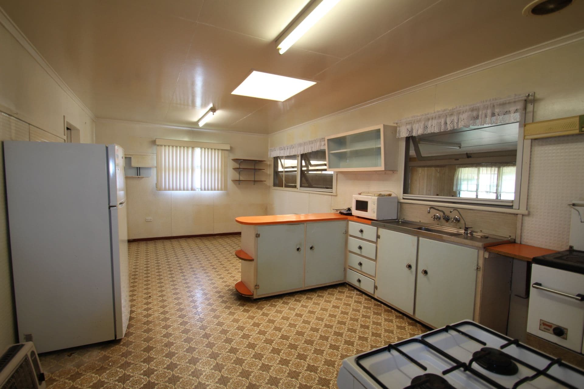 146 Ruthven Street, North Toowoomba QLD 4350, North Toowoomba - Thumbnail 5