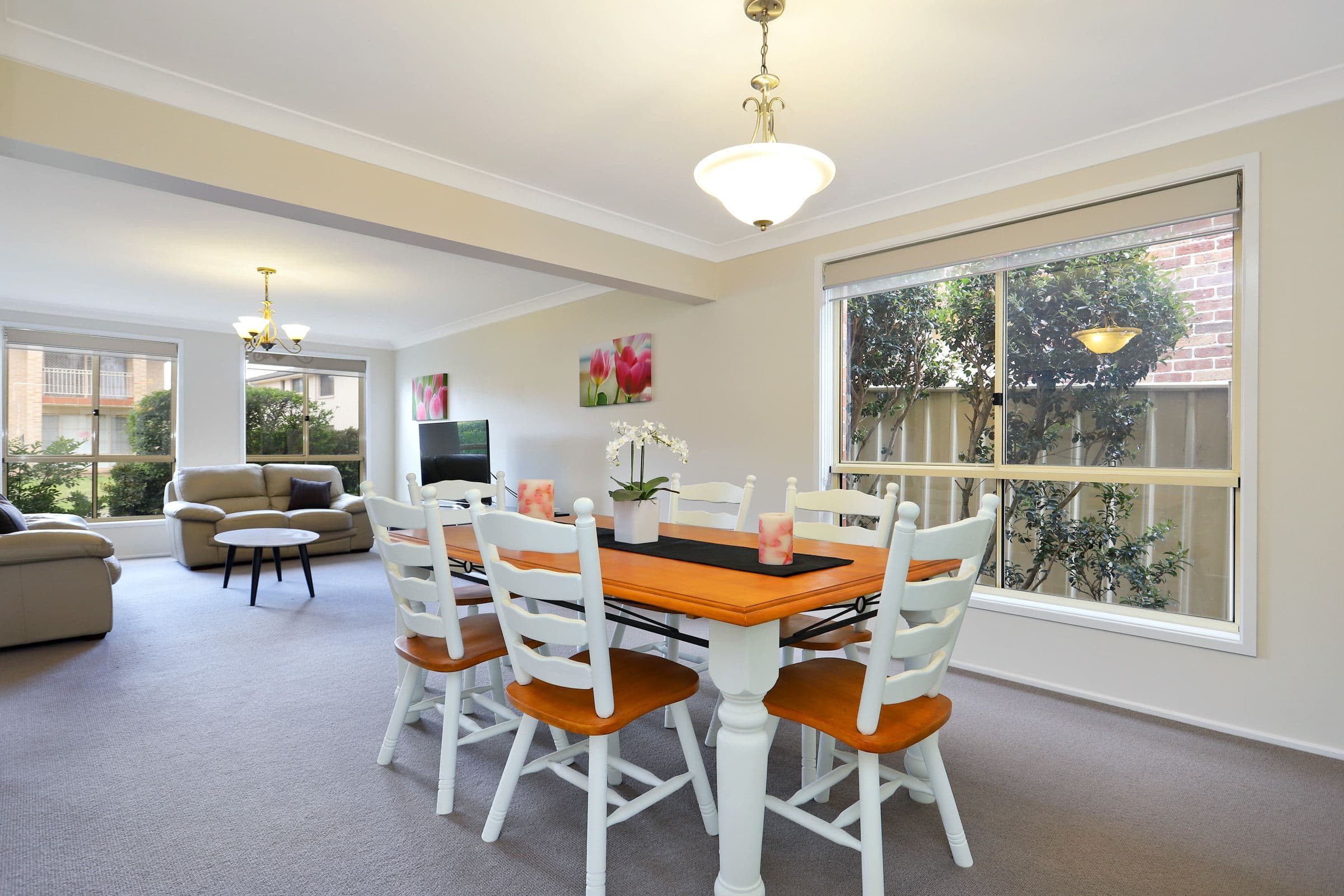 19 Tollgate Crescent, Windsor - Thumbnail 4