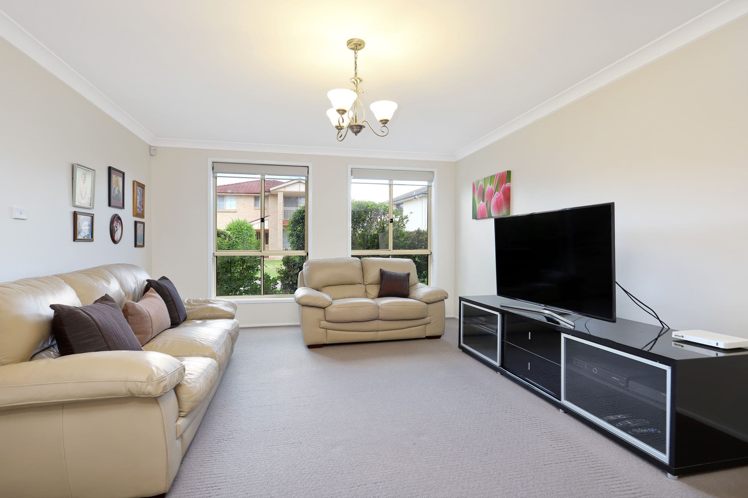 19 Tollgate Crescent, Windsor - Thumbnail 5