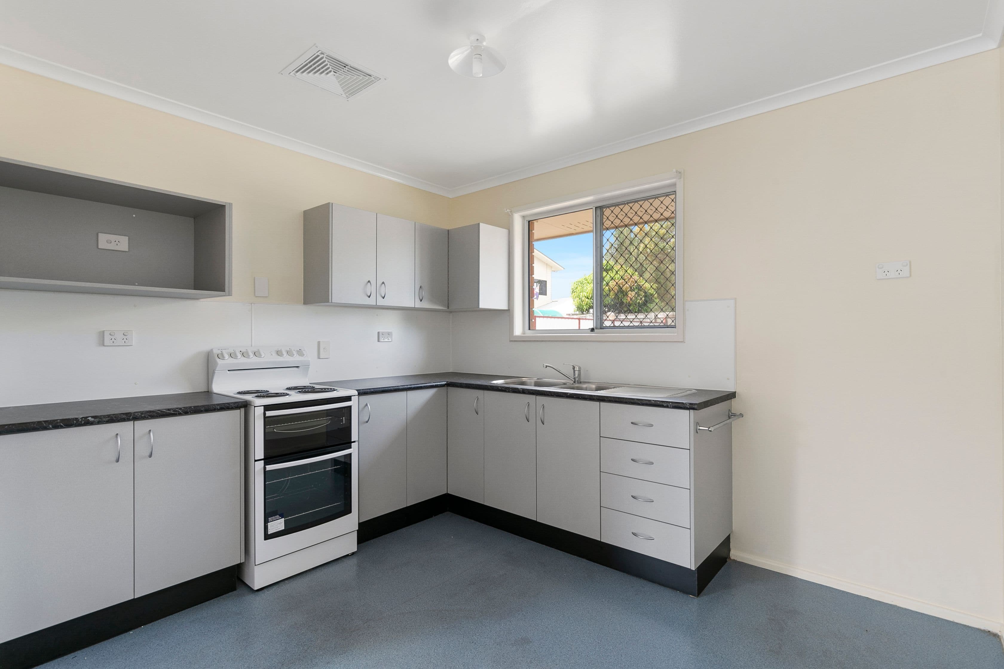 5 Lachlan Street, Birkdale QLD 4159, Birkdale - Thumbnail 3